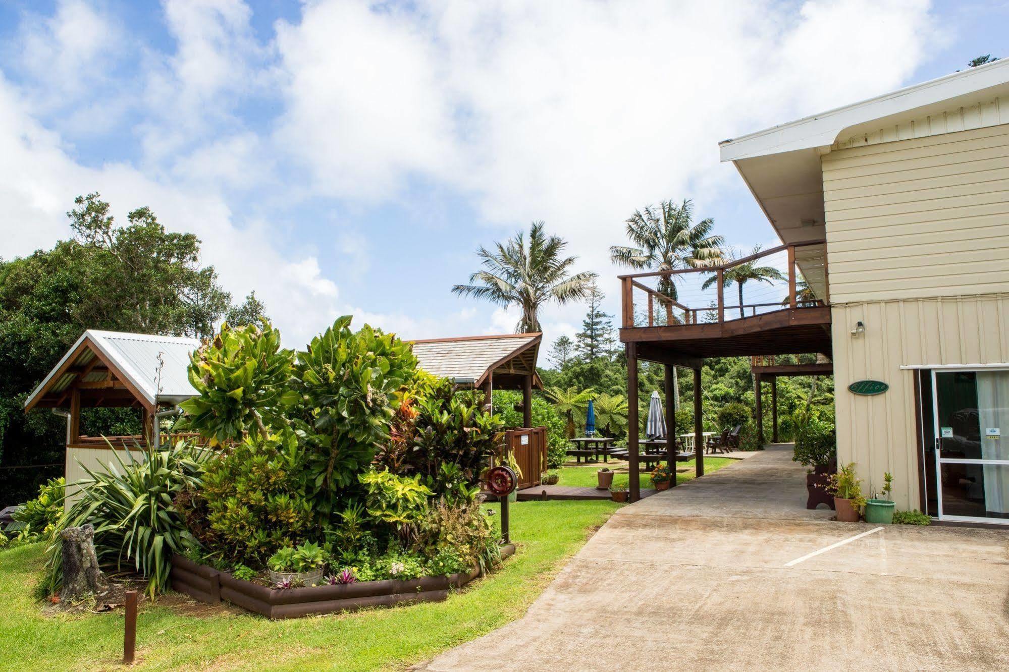 Hideaway Retreat Hotel Burnt Pine Exterior photo