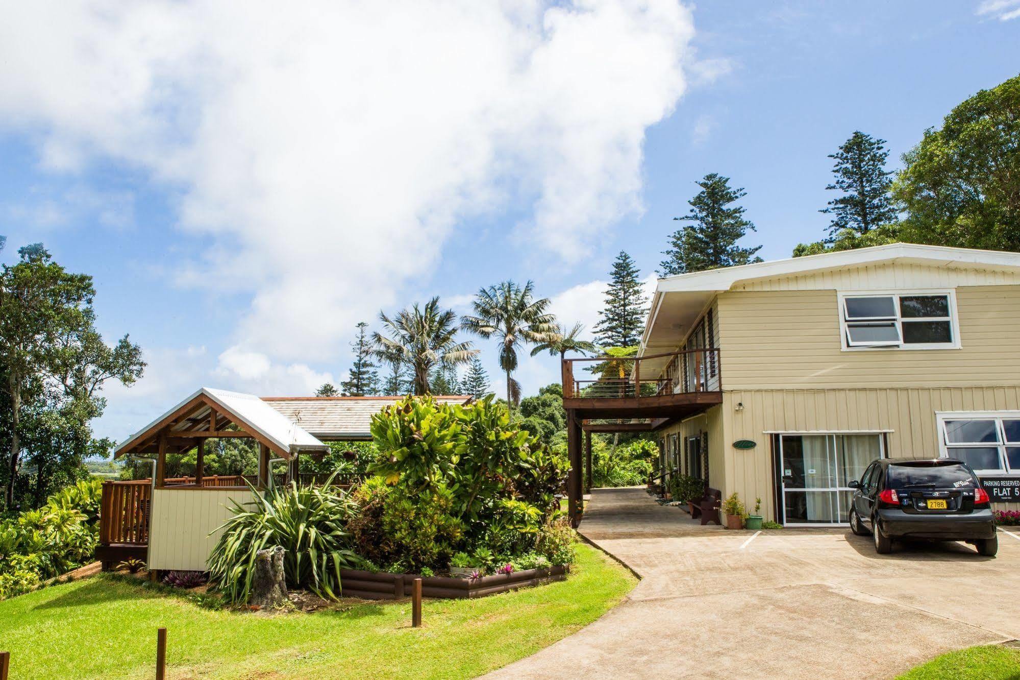 Hideaway Retreat Hotel Burnt Pine Exterior photo